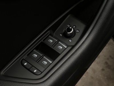Audi A4 Avant  20 TFSI 190 CH S-LINE   - 18
