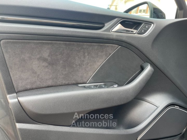 Audi RS3 SPORTBACK 25 TFSI 367 Quattro S tronic 7 / FULL ENTRETIEN / TOIT OUVRANT / SIEGES CHAUFFANTS - 44