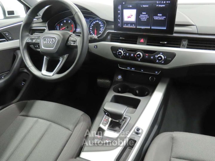 Audi A4 Avant 35TDi STRONIC - 9