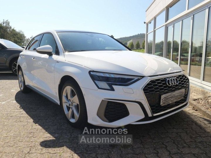 Audi A3 Sportback 40 TFSIe S line PANO MATRIX B&O RFK - 3