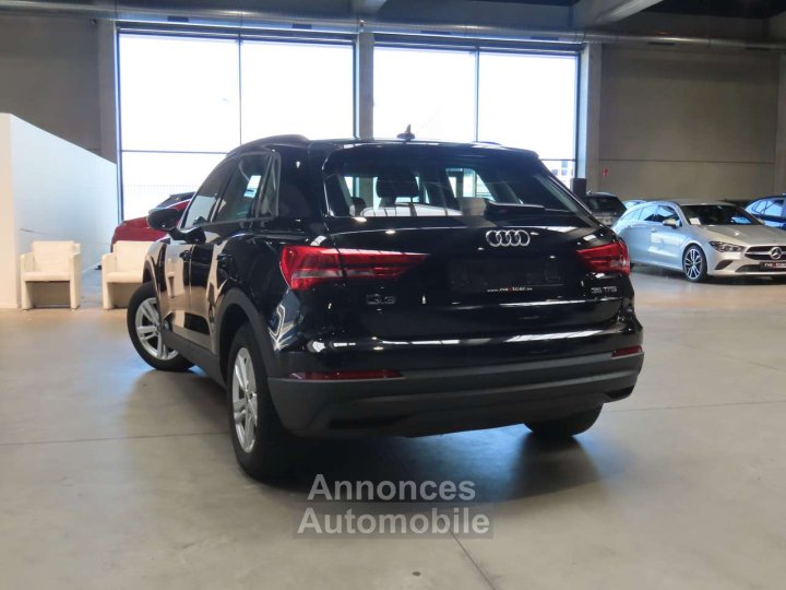 Audi Q3 35TFSi STronic - 4