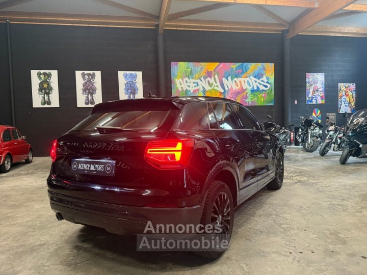 Audi Q2 10 TFSI 116 Ch S tronic Design *Full Black* - 4