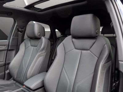 Audi Q3  Sportback · 45 TFSI e · 245 ch · S-Line · Toit pano &amp; Ouvrant - Virtual Cockpit   - 18