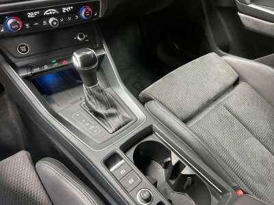 Audi Q3 45 TFSIe 245 ch S tronic 6 S line   - 14