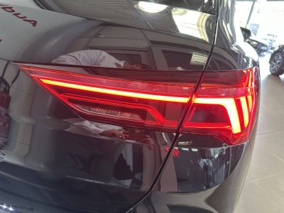 Audi Q3 35 TFSI 150 ch S tronic 7 S line   - 9