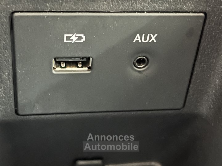 Audi Q2 30 TFSI 1,0 116 TYPE SPORT ATTELAGE GPS FULL LED REGULATEUR LIMITEUR SOUND SYSTEM SIEGES SPO - 11
