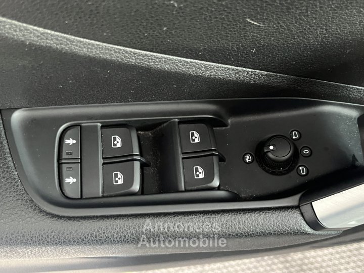 Audi Q2 30 TFSI 1,0 116 TYPE SPORT ATTELAGE GPS FULL LED REGULATEUR LIMITEUR SOUND SYSTEM SIEGES SPO - 27