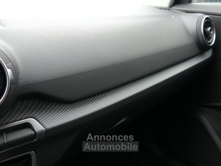 Audi Q2 DESIGN TFSI 150 CV - 27