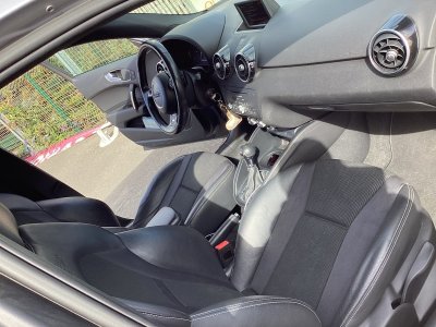 Audi A1 16 TDI SLINE  BOITE AUTO   - 13
