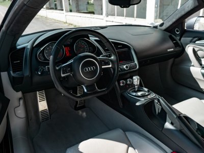 Audi R8 V8 42 420 ch   - 4