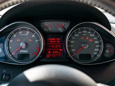 Audi R8 V8 42 420 ch   - 10