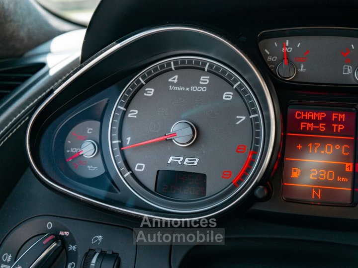 Audi R8 V8 42 420 ch - 11