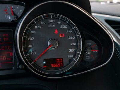 Audi R8 V8 42 420 ch   - 12