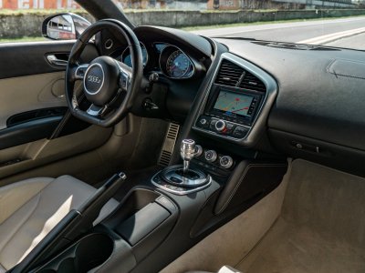 Audi R8 V8 42 420 ch   - 13