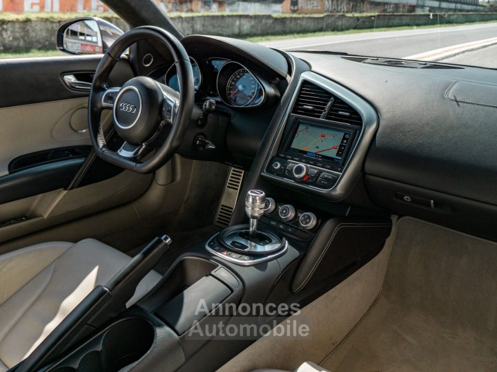 Audi R8 V8 42 420 ch - 13