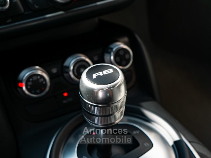 Audi R8 V8 42 420 ch - 16