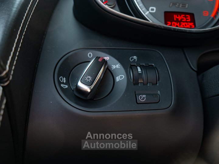Audi R8 V8 42 420 ch - 23