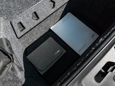 Audi R8 V8 42 420 ch   - 38
