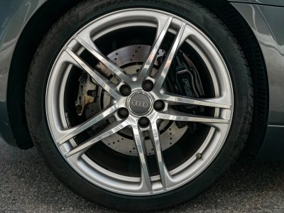 Audi R8 V8 42 420 ch   - 52