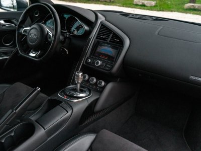 Audi R8 V10 52 525 ch   - 16