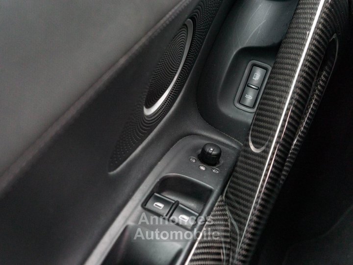 Audi R8 V10 52 525 ch - 24