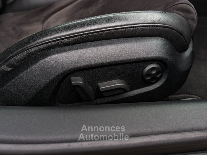 Audi R8 V10 52 525 ch - 26