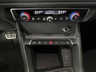 Audi Q3 45 TFSIe 245 ch S tronic 6 S line   - 13