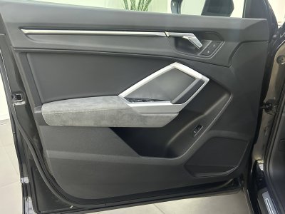 Audi Q3 35 TFSI 150 ch S tronic 7 Design Luxe   - 5
