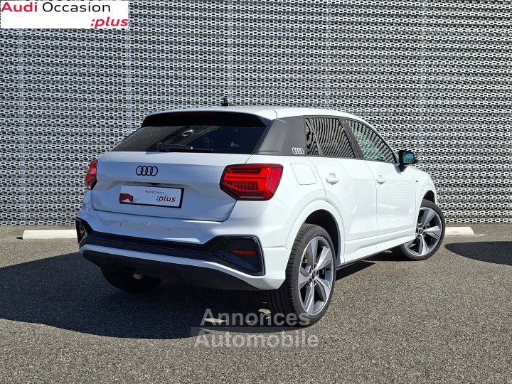 Audi Q2 35 TFSI 150 S tronic 7 Black Edition - 4
