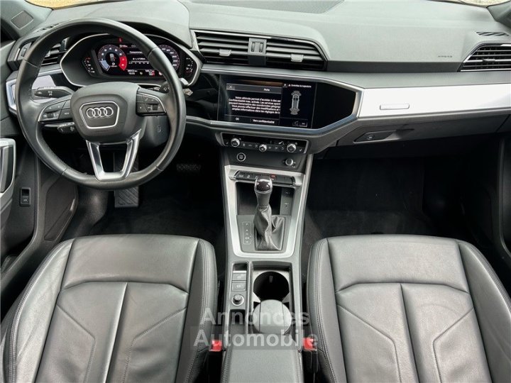 Audi Q3 35 TFSI 150 ch S tronic 7 Design - 10