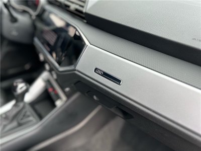 Audi Q3 35 TFSI 150 ch S tronic 7 Design   - 25