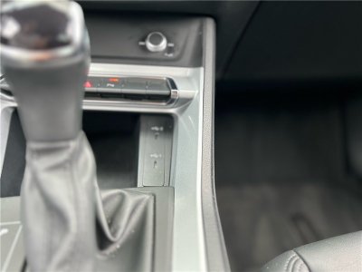 Audi Q3 35 TFSI 150 ch S tronic 7 Design   - 38