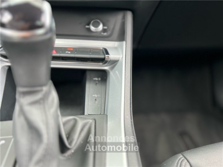Audi Q3 35 TFSI 150 ch S tronic 7 Design - 38