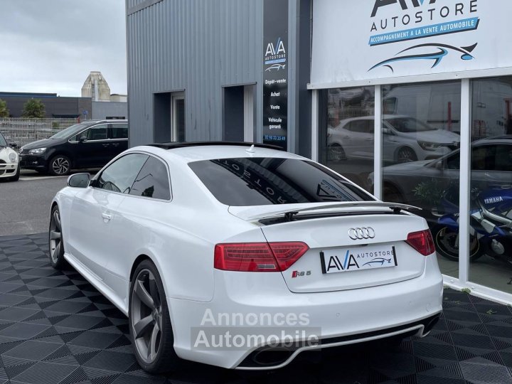 Audi RS5 42 V8 FSI 450 quattro S tronic 7 - 8