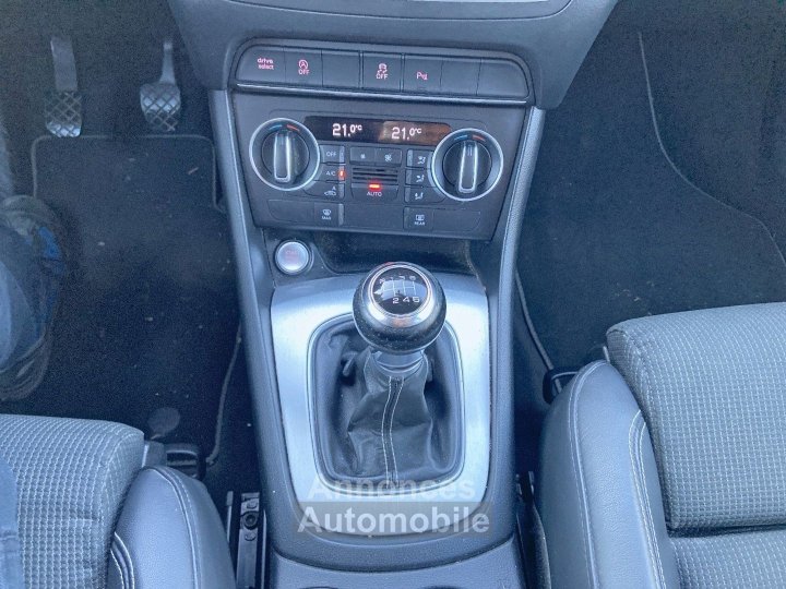 Audi Q3 20 TDI 150 BV6 S-LINE - 27