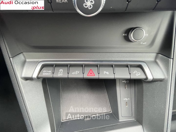 Audi Q3 Sportback 45 TFSIe 245 ch S tronic 6 S line - 9