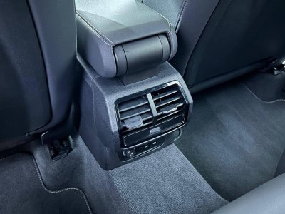 Audi Q3 Sportback 45 TFSIe 245 ch S tronic 6 S line   - 11