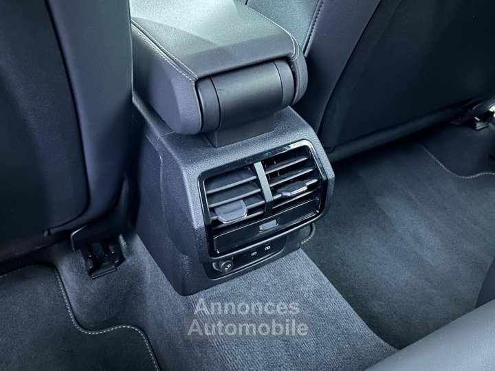 Audi Q3 Sportback 45 TFSIe 245 ch S tronic 6 S line - 11