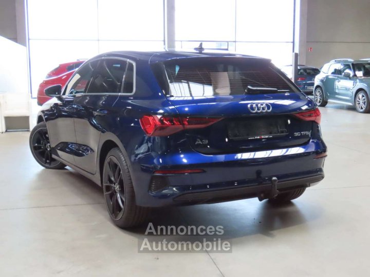 Audi A3 Sportback 30TFSI Stronic - 4