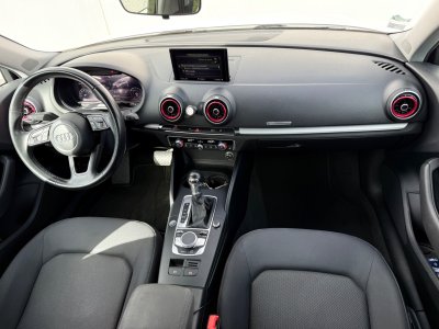 Audi A3 Sportback 35 TFSI 150 S tronic 7 - Suivi / R&eacute;vision &agrave; jour chez -   - 32