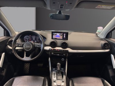 Audi Q2 14 TFSI COD 150 ch S tronic 7 Design Luxe GRIS NANO - TOIT OUVRANT - KEYLESS GO - PACK ASSIS ROUTE - AFFICHAGE TETE HAUTE   - 2