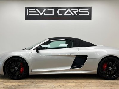 Audi R8 V10 Spyder 52 FSI 525 ch Quattro R-Tronic 6 / Capristo / Freins céramique / BO / Suivi   - 3