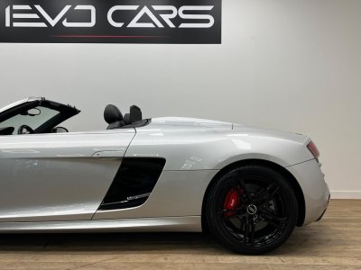 Audi R8 V10 Spyder 52 FSI 525 ch Quattro R-Tronic 6 / Capristo / Freins céramique / BO / Suivi   - 6