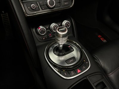 Audi R8 V10 Spyder 52 FSI 525 ch Quattro R-Tronic 6 / Capristo / Freins céramique / BO / Suivi   - 13