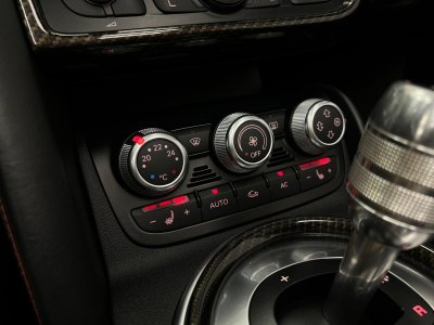 Audi R8 V10 Spyder 52 FSI 525 ch Quattro R-Tronic 6 / Capristo / Freins céramique / BO / Suivi   - 14