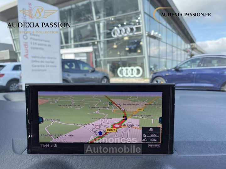 Audi Q2 35 TDI 150 S tronic 7 Midnight Series - 13