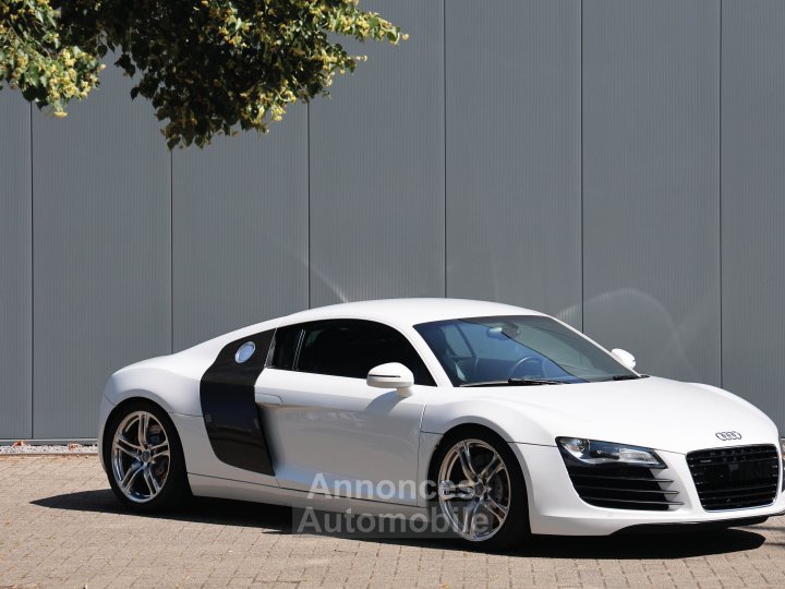Audi R8 manual 42 liter V8 naturally aspirated 420 HP - 10