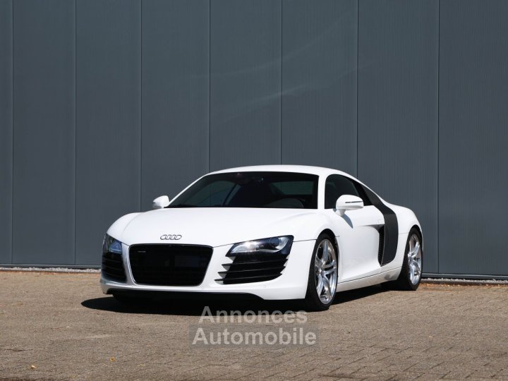 Audi R8 manual 42 liter V8 naturally aspirated 420 HP - 16