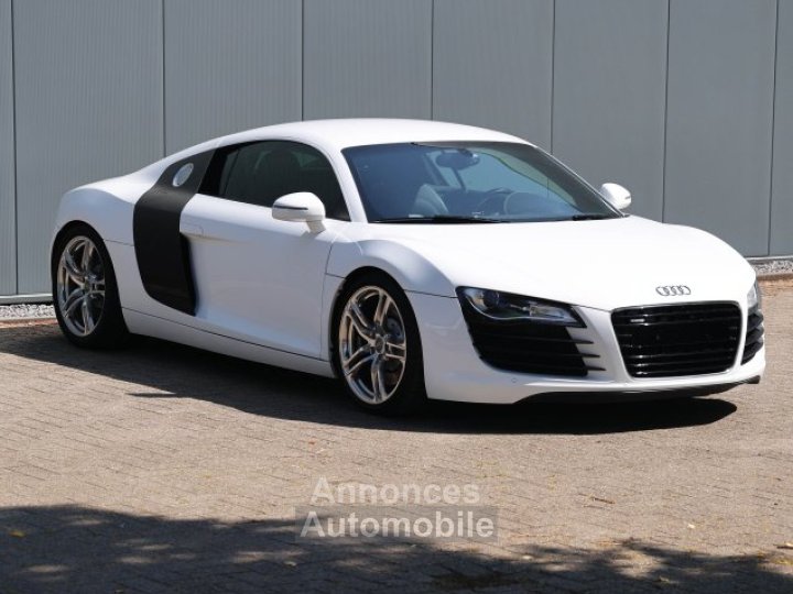 Audi R8 manual 42 liter V8 naturally aspirated 420 HP - 17