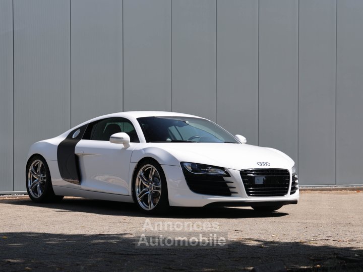 Audi R8 manual 42 liter V8 naturally aspirated 420 HP - 18